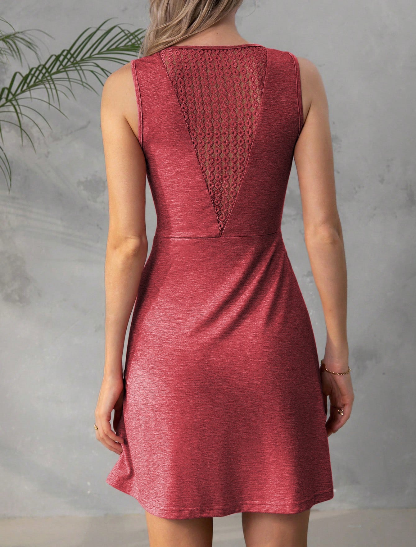 Elara – Sommer Kleid Damen mit V-Ausschnitt, Raffungen & Taillenknoten - Image 15