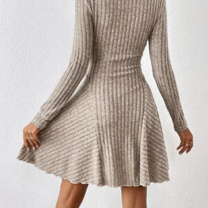 Noelia – Festliches Tunika Kleid mit Rippenstruktur & A-Linien-Schnitt